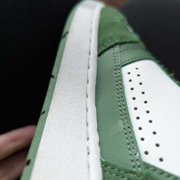 Lacoste Green and White T-clip Sneaker, Size 7.5 - Picture 13 of 14